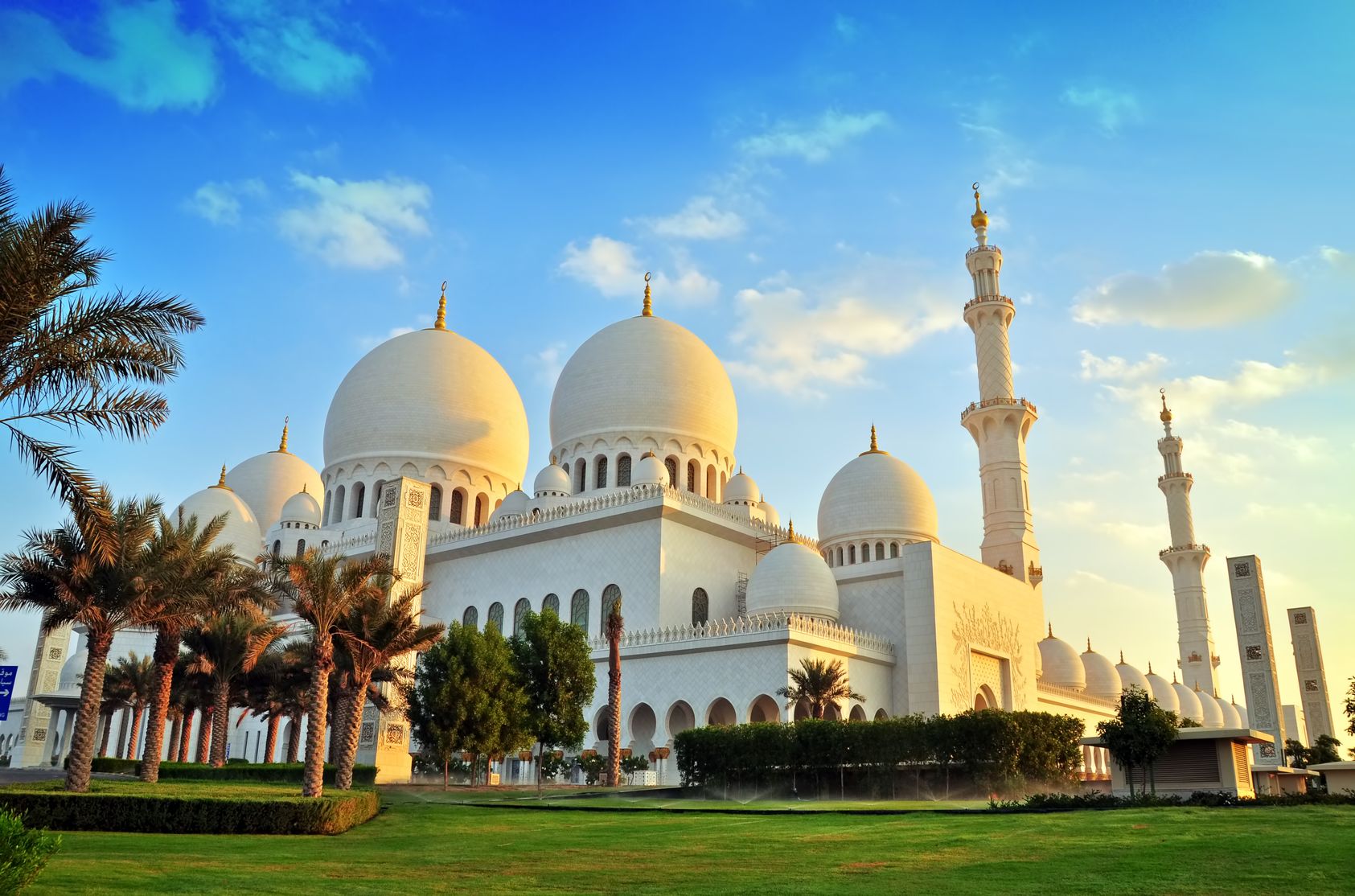 Vé máy bay giá rẻ đi Abu Dhabi